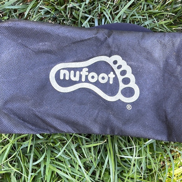 Water Shoes/No Shoes - Picture 4 of 5